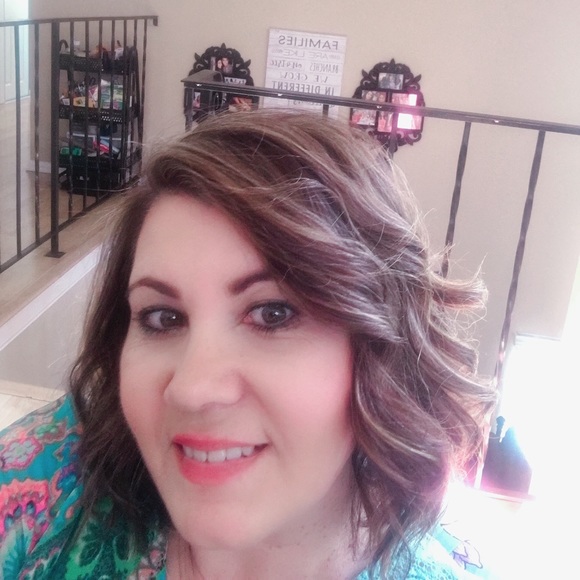 Meet your Posher, Hazel - Picture 1 of 1